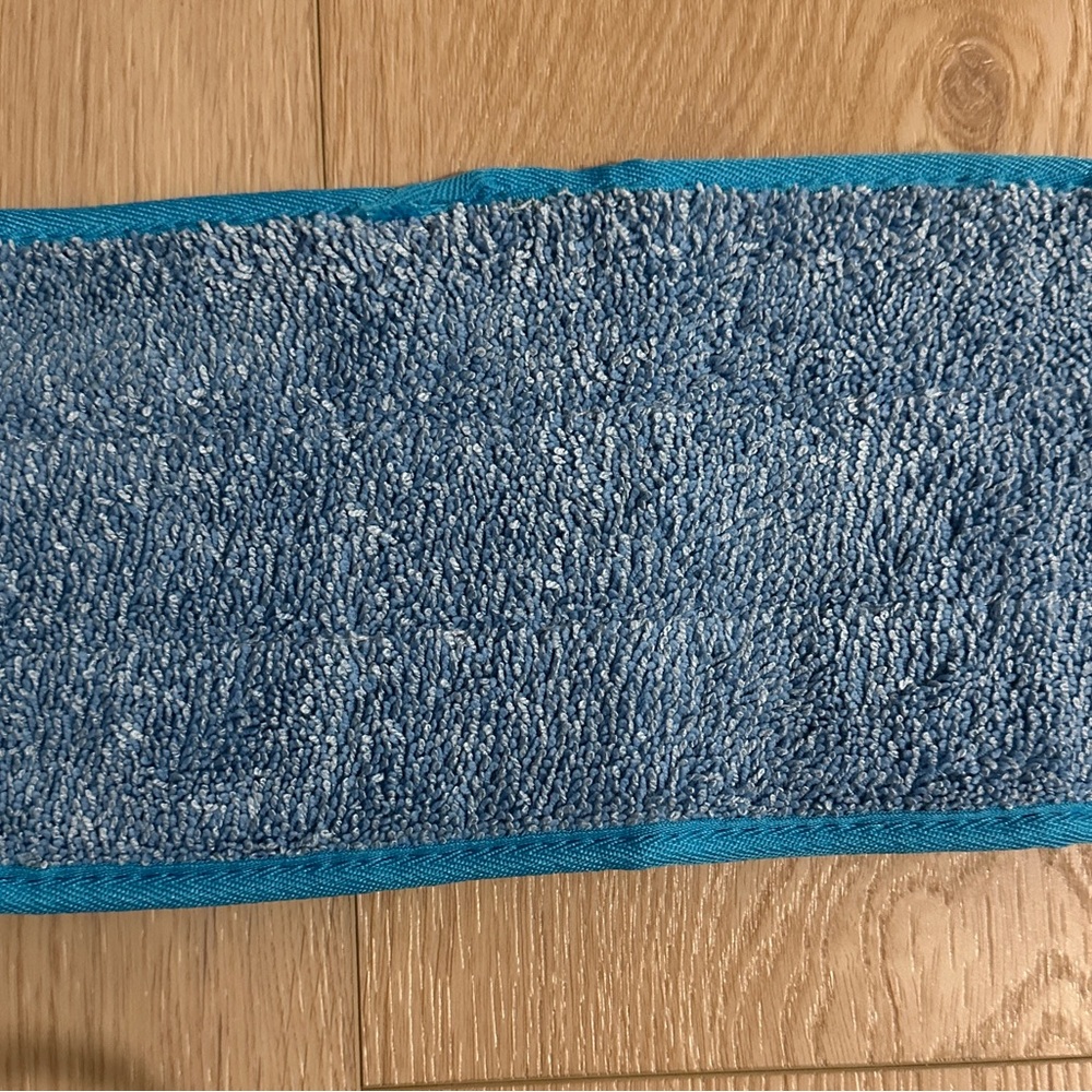 NWT!  🧹🧼🫧 High Quality Reusable Absorbant Thick Microfiber 4 Wet Mop Pads - Picture 7 of 15